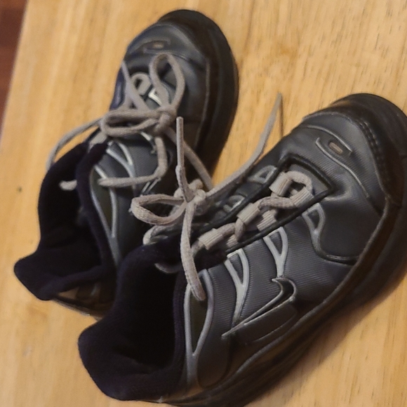 Nike Shoes Vintage Retro Size Little Boys Nike Tennis Shoes Poshmark